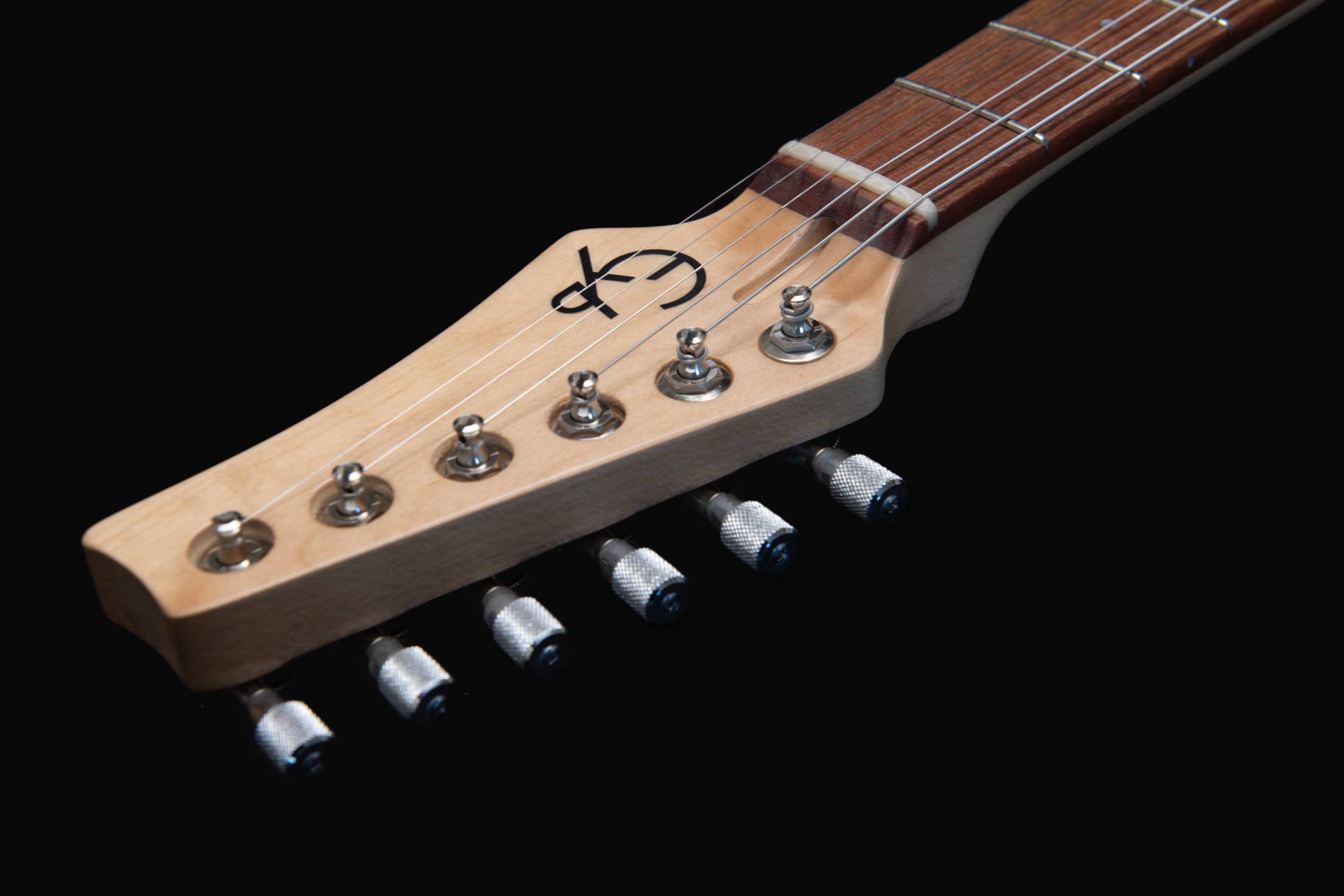 concept_p90_head_front